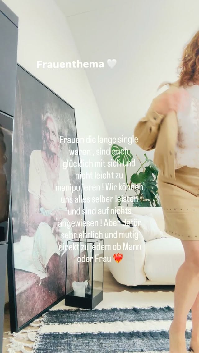 Herbst-Outfit von CREAM: fließende, weiche Silhouette in warmen Erdtönen, lässig und feminin gestylt im CEE! Store.