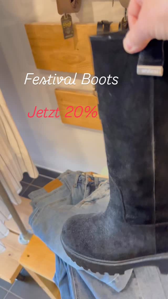 Schwarze Festival Boots im CEE! Conceptstore – robuste Sohle, cleanes Design